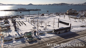 雪の木浦：六田知弘撮影
