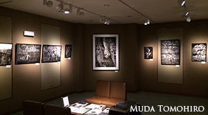 写真展「ボロブドゥール」：六田知弘撮影